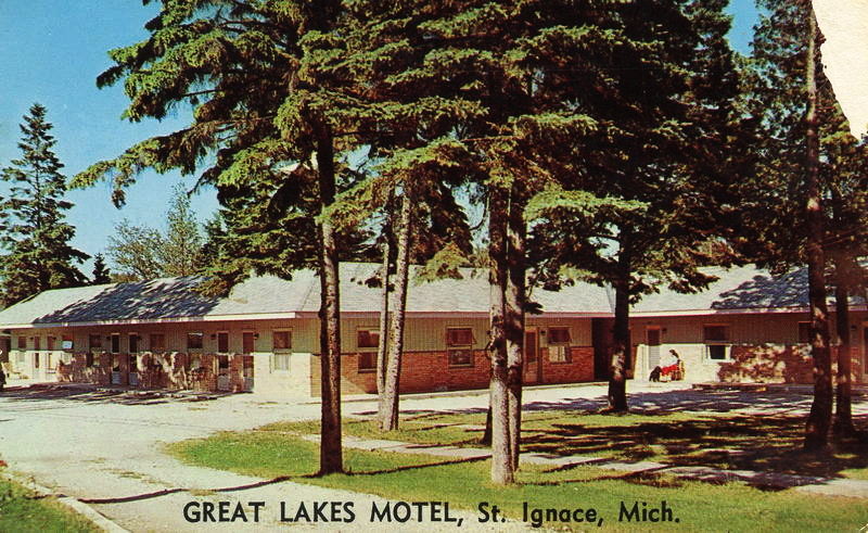 Great Lakes Motel - Vintage Postcard (newer photo)